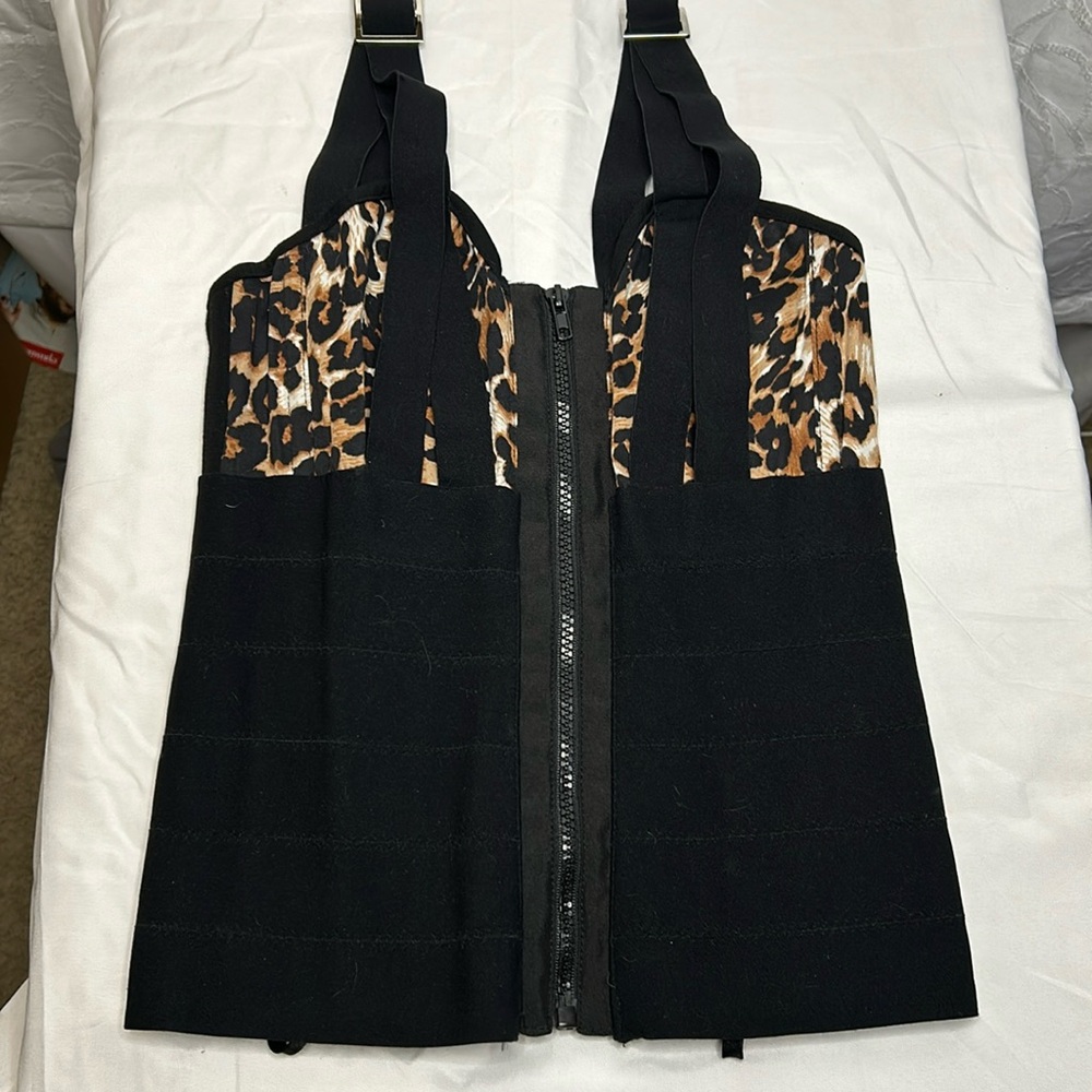NWT FREDERICK’S OF HOLLYWOOD 90’s black leopard prt PinUp corset bustier. Size M